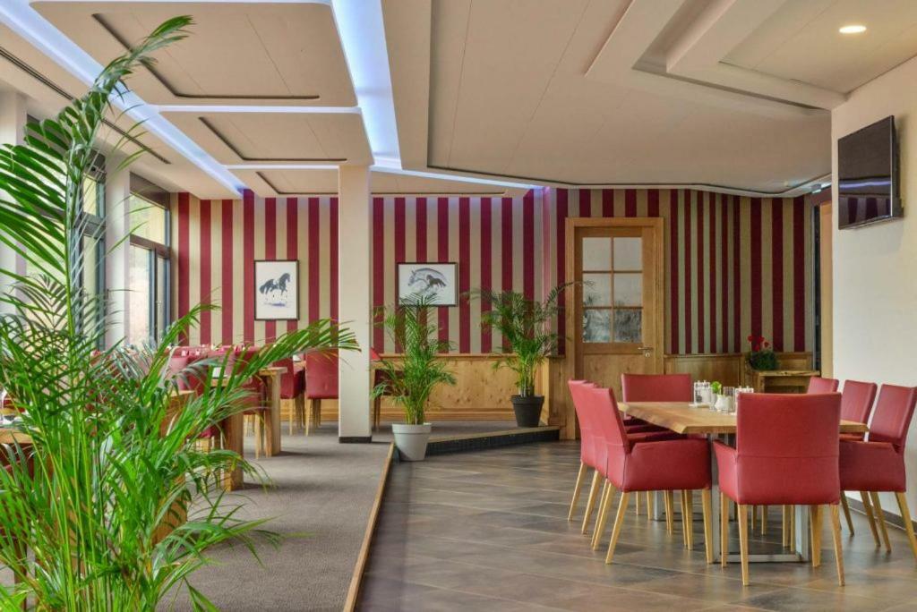 Hotel & Golfrestaurant Gut Wissmannshof Staufenberg  Exterior photo